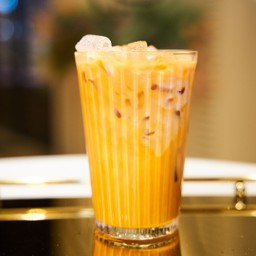 ICED THAI TEA LATTE