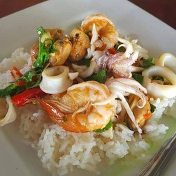 ข้าวกระเพรารวมมิตร