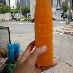 น้ำส้มคั้นแท้100%คุณนา
