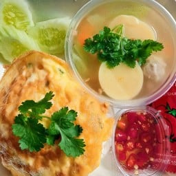 ชุดข้าวไข่เจียว+แกงจืดผักกาดขาวเต้าหู้หมูสับ