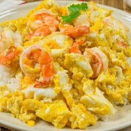 ไข่ขยี้กุ้ง ราดข้าว