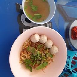 ก๋วยเตี๋ยวลูกชิ้นแชมป์ คลองชักพระ