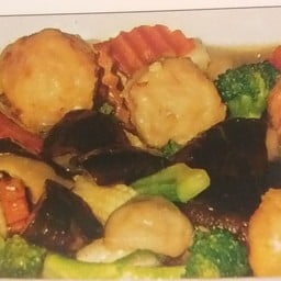 ผัดลูกชิ้นกุ้งเห็ดหอม