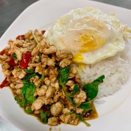 ข้าวผัดกะเพรา