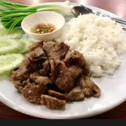 เนื้อทอดเค็มราดข้าว