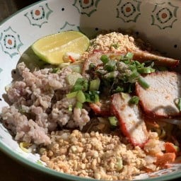 โซ้ยโซ้ย สาย2 ลพบุรี (อาหารตามสั่ง)