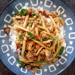 ข้าวกะเพราหมูสับใส่หน่อไม้