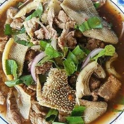 ต้มเครื่องในเนื้อขม