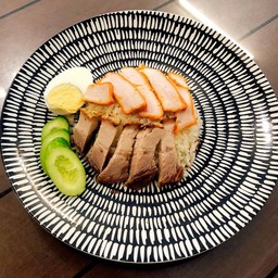 ข้าวหมูแดง+หมูกรอบ