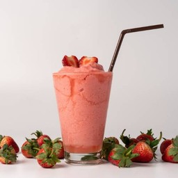 สตอเบอร์รี่สมูทตี้