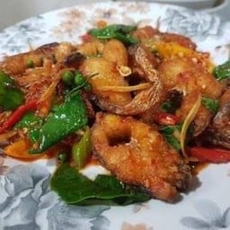 ปลาช่อนผัดเผ็ด