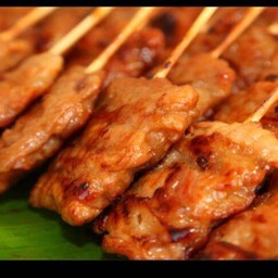 ร้านโคขุนย่าง ข้าวเหนียวหมูปิ้ง ตลาดร้อยปี