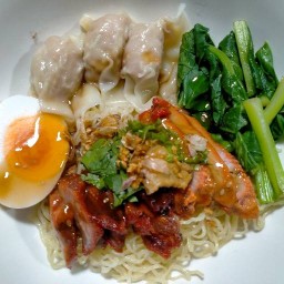 บะหมี่สี่แยก