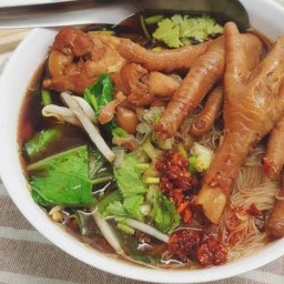 ต้มตุ๋นก๋วยเตี๋ยวหมู•เนื้อ