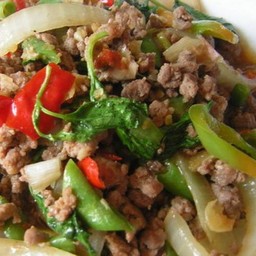ข้าวราดผัดกระเพรา