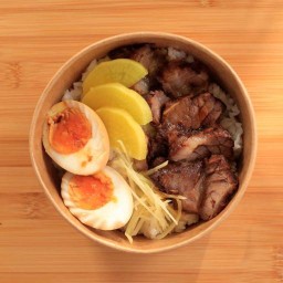 Ma-ke inu มาเกะ อินุ ข้าวเนื้อตุ๋น หมูตุ๋น ไก่ตุ๋น สไตล์ญี่ปุ่น ลาดพร้าว ซอย 4
