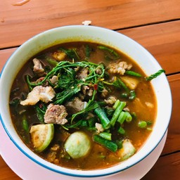 แกงแคซี่โครงหมู