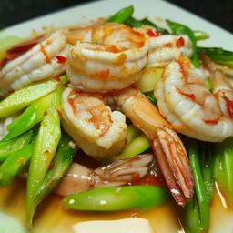 ยำคะน้ากุ้งสด