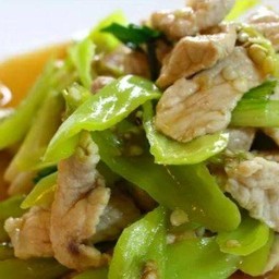 ข้าวผัดพริกอ่อนหมู+ดาว