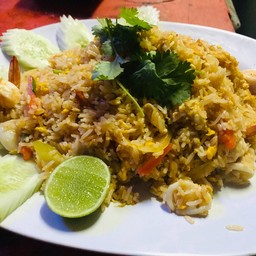 ข้าวผัดทะเล 