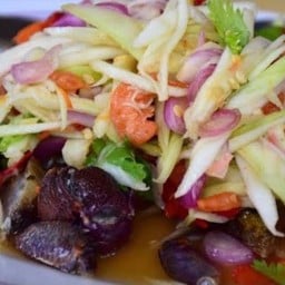 ยำมะม่วงปูจืด