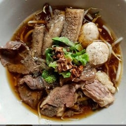ก๋วยเตี๋ยวแม่พยอม เจ้าเก่า