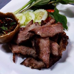 จี่หมูจิ้มแจ่ว