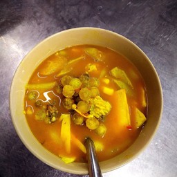 แกงส้มไข่ปลาริวกิว