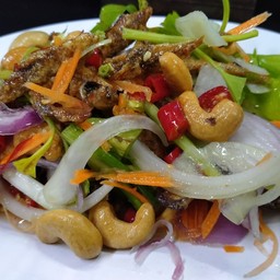 ยำสามกรอบ