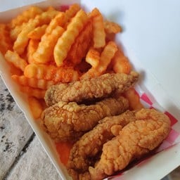 ไก่ทอดร้านนี้ทำเองด้วยนะ ไม่ได้ซื้อแบบ frozen