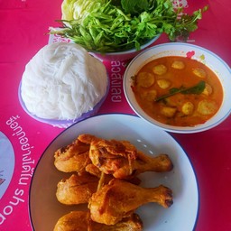 เซต ขนมจีนน้ำยาไก่+ไก่ทอด+ไข่ต้ม