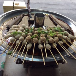 2.2ลูกชิ้นเนื้อแท้-เอ็นเนื้อสูตรเชลล์ชวนขิมน้ำจิ้มสามรสเด็ด(หม้อเดือด)10 ไม้