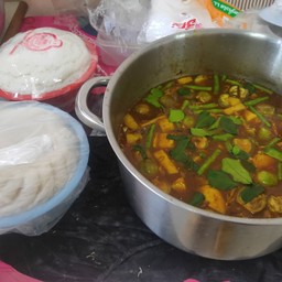 เซต ขนมจีนน้ำไตปลา+ไก่ทอด+ไข่ต่ม