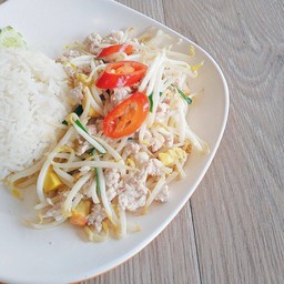 ผัดถั่วงอก หมูสับ.