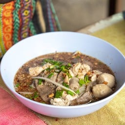 ก๋วยเตี๋ยวนครสวรรค์ เจ็ดยอด
