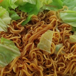 บะหมี่โชยุยากิสวนตุง