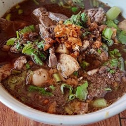 ก๋วยเตี๋ยวหมูน้ำตก