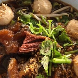 ก๋วยเตี๋ยวเนื้อตุ๋น เอ็นวัว บ้านดู่