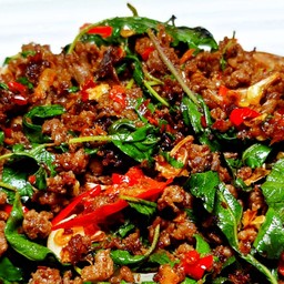 กะเพราเนื้อราดข้าว