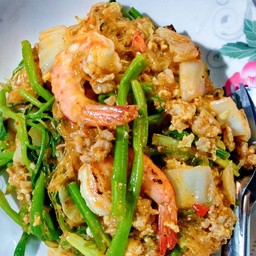 สุกี้แห้งกุ้งหมูสับ