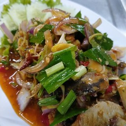 ยำปลากระป๋อง