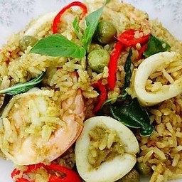 ข้าวผัดแกงเขียวหวาน