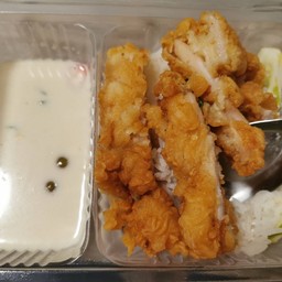 แย่มากเลยครับ นี่คือไก่ทอดซอสเขียวหวานหรอครับ รสชาติเหมือนกะทิผสมน้ำเปล่า ทำธุรก