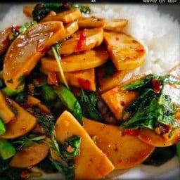 กะเพราหมูยอราดข้าว