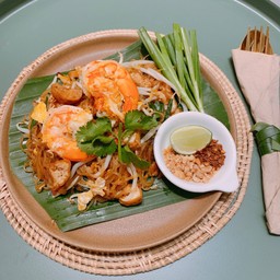 ผัดไทกุ้งสด