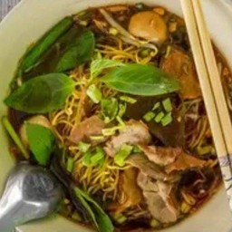 ราศก๋วยเตี๋ยวหมุตุ๋น