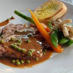 ครัวคุณกวง (ก๋วยเตี๋ยวคั่วไก่)