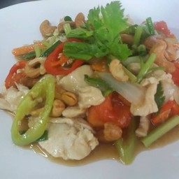 ไก่ผัด เม็ดมะม่วง