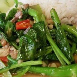 ข้าวคะน้าปลาเค็ม