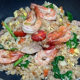 ข้าวผัดรวมมิตร